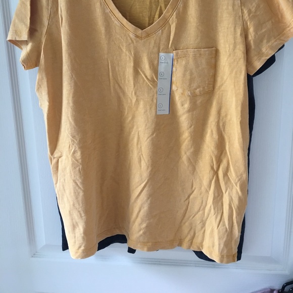 Universal Thread V- Neck - Picture 2 of 3